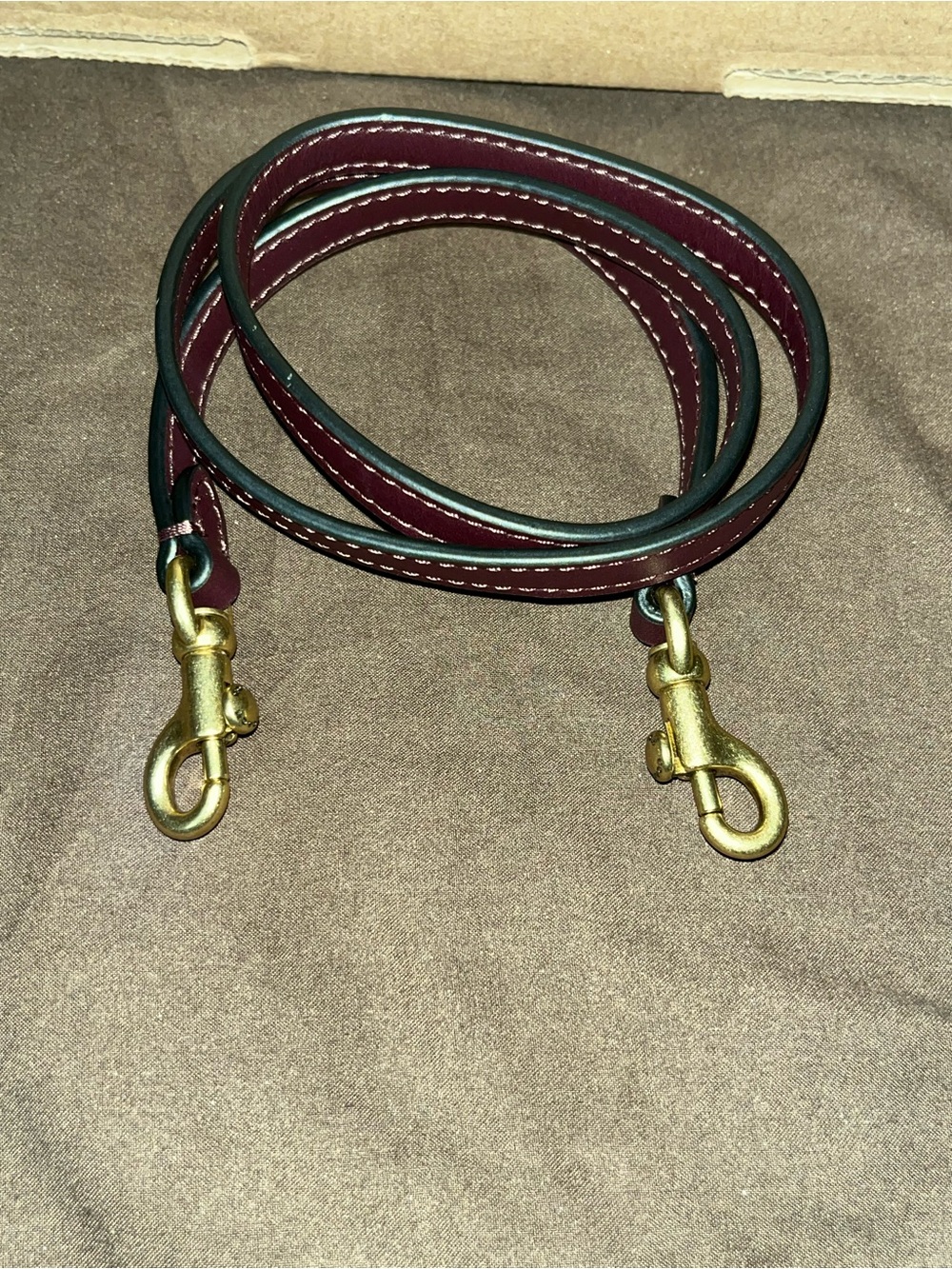 Coach Leather regular size Trail Bag in Merlot. - Picture 9 of 10